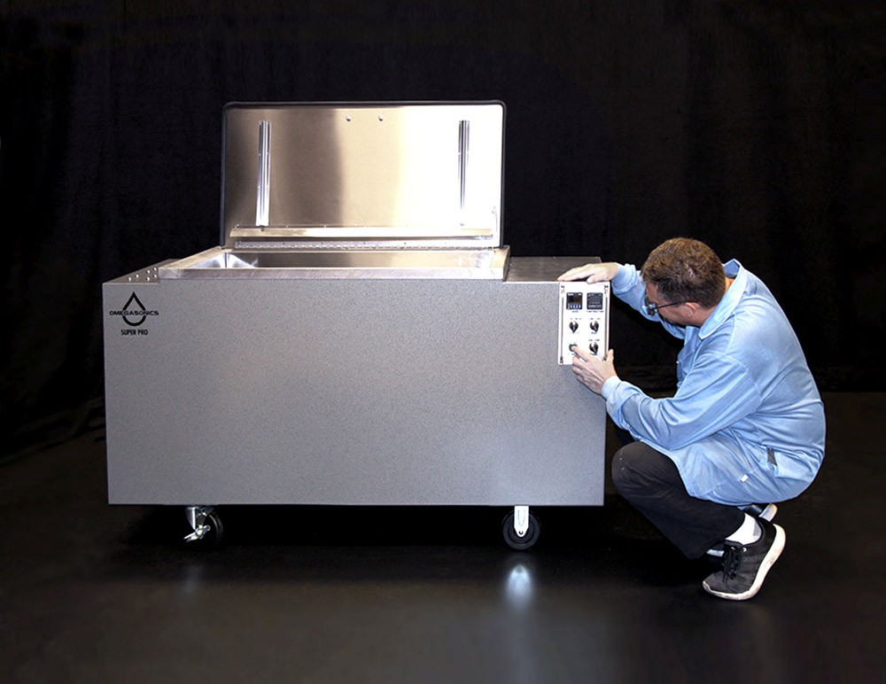 Cleaning-and-Sterilizing-Medical-PPE-with-an-Ultrasonic-Cleaner