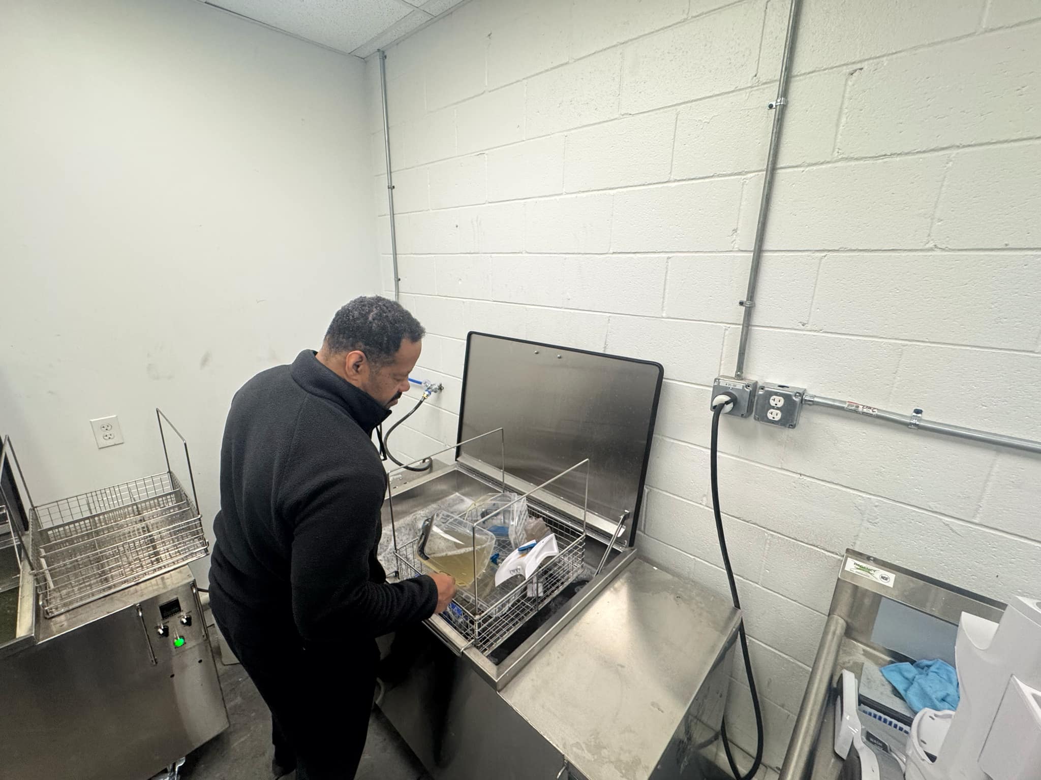 ultrasonic parts cleaner